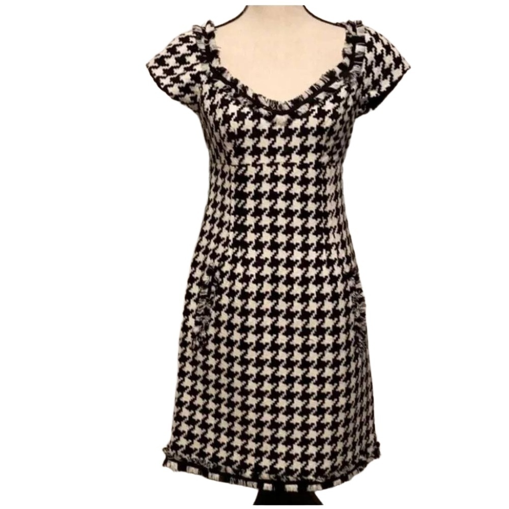 Muse Houndstooth Tweed Sheath Dress 10 Short-Sleeve Ruffled Neckline